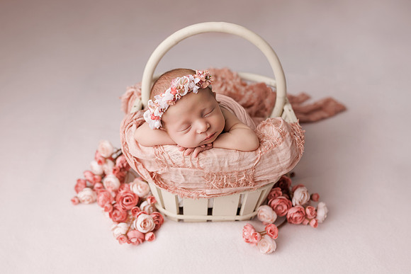 floral_newborn_portrait