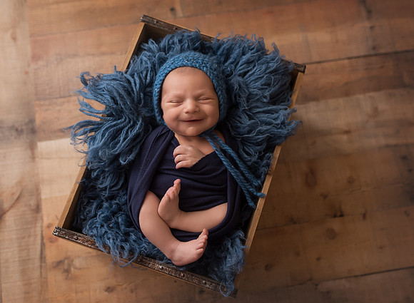 smiling_newborn_photo